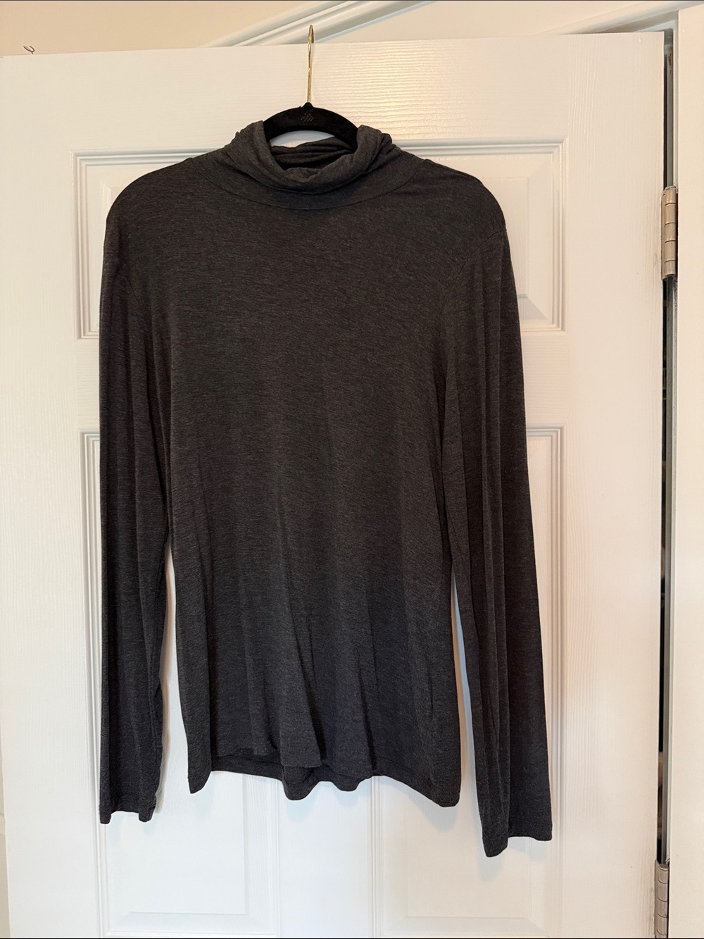 Saks Fifth Avenue women’s Charcoal Gray Turtleneck Sweater